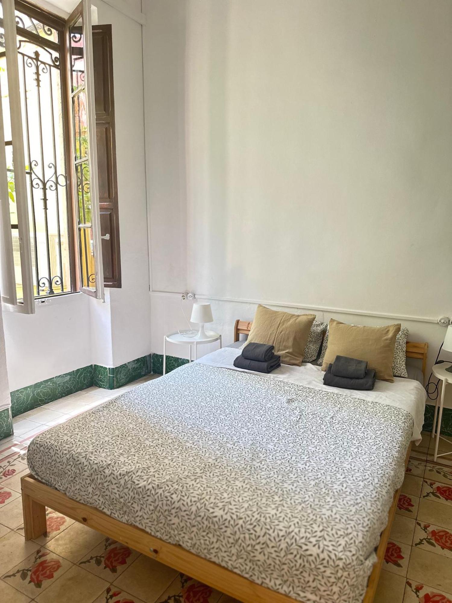 Habitacion Con Bano Privado 1 Cama De Matrimonio Valencia Exteriör bild
